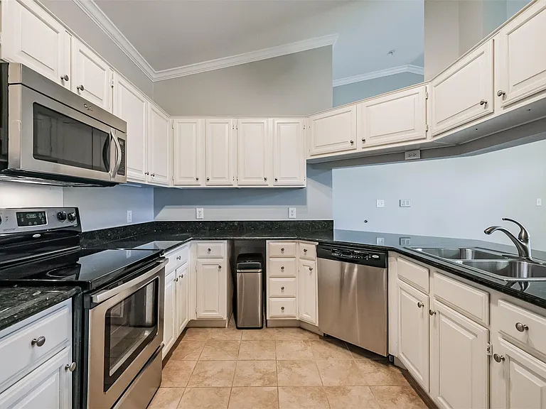 2111 Welch St #B304 — Photo 10