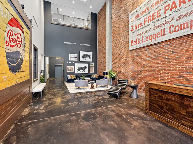 Liberty Warehouse — Photo 31