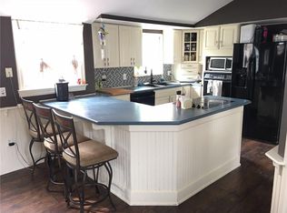 4 Beverly Cir, Smithfield, RI 02828