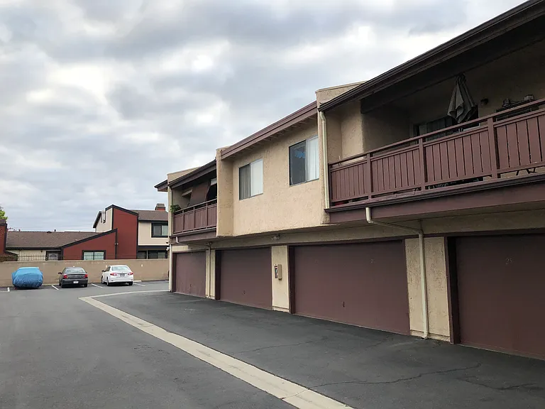 Chapman Villas Apartments — Photo 20