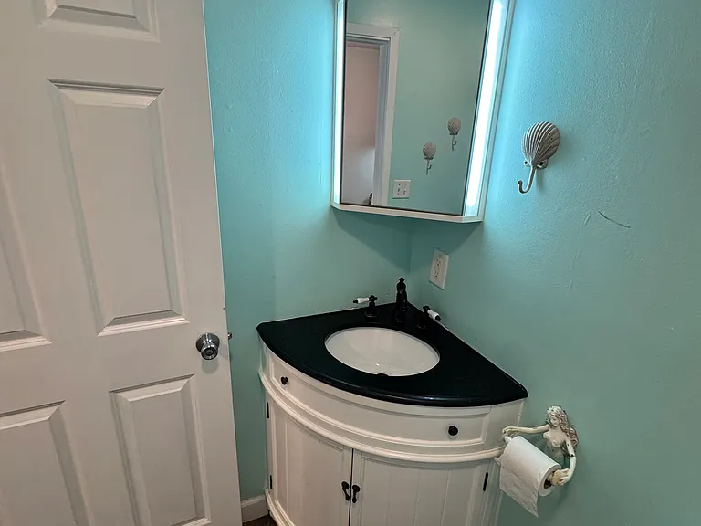 6815 Curran Rd — Photo 1