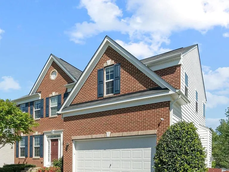 80 Sanctuary Ln — Photo 2
