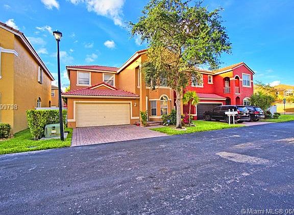 4th image of 3719 SW 51st St