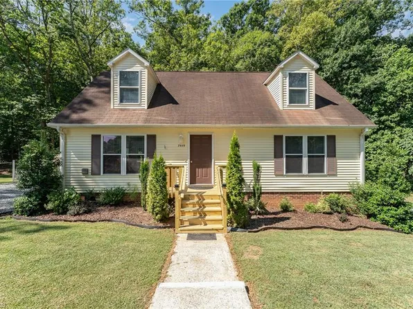 7559 Dubach Rd, Summerfield, NC 27358