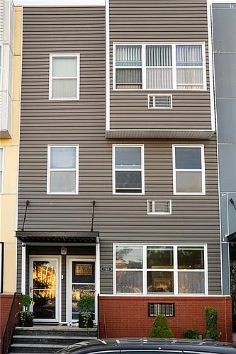 1146 Essex St #1 Photo 1