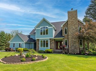 10 Sleepy Hollow Ln, New Hartford, NY 13413