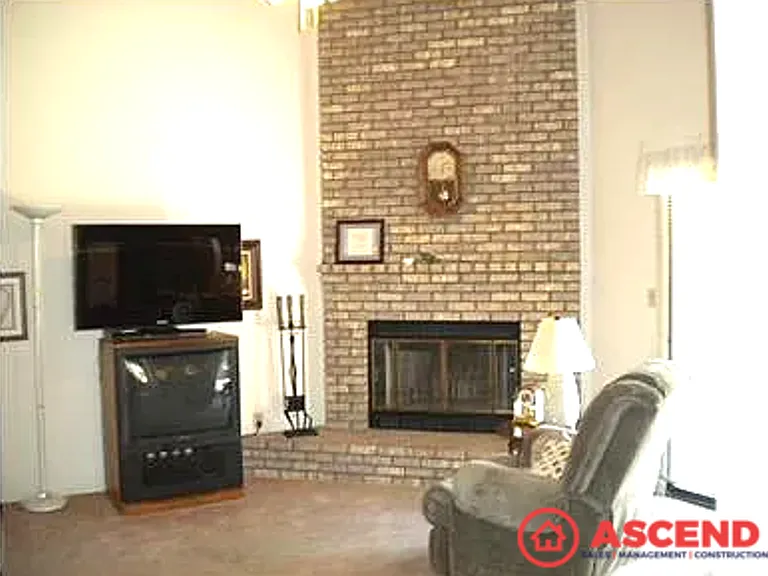 7225 Copper Creek Way — Photo 2