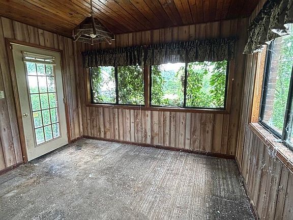 5th image of 684 Wonderland Cavern Rd