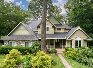 203 Coachmans Ct, Asheville, NC 28803