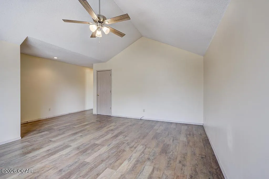 2 bed, 2.0 bath, 1218 sqft, $1,250 — Photo 3