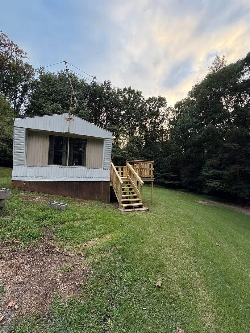 2-Bedroom, 2-Bath Single-Family Home for Rent — Photo 2