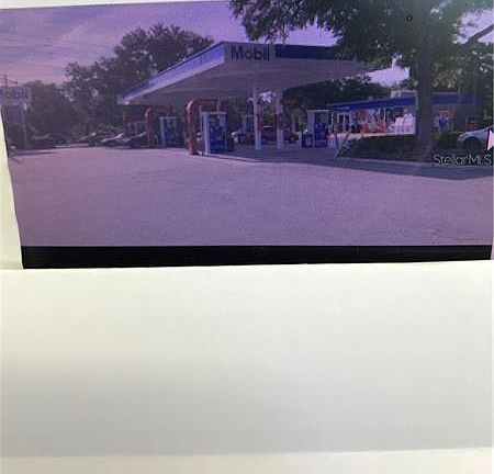 4th image of 1901 Aloma Ave