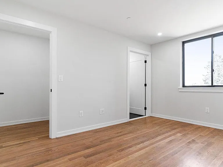2636 Belgrade St — Photo 7