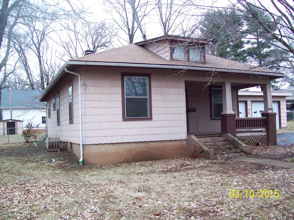 2nd image of 817 W Columbia St