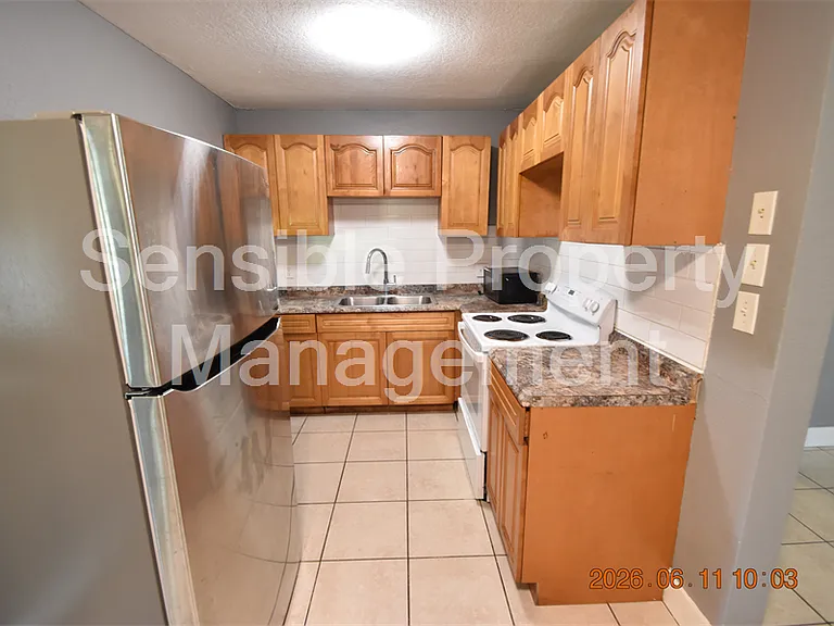 1906 E Bougainvillea Ave — Photo 8