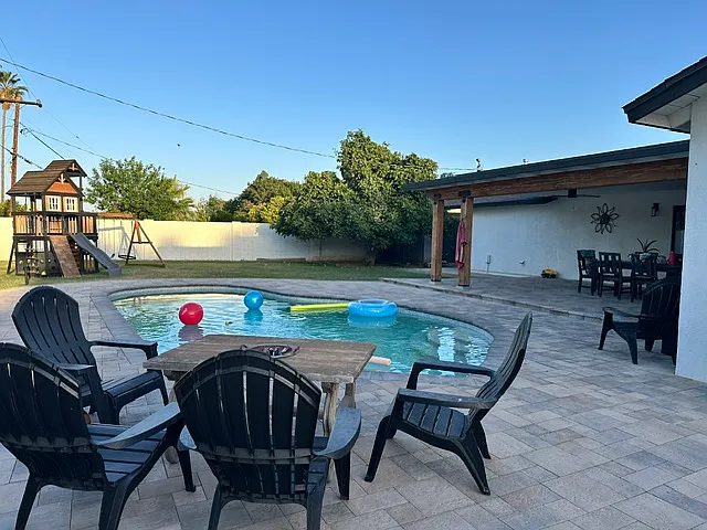 301 E Royal Palm Rd — Photo 8