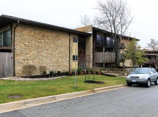 4505 Headwood Dr APT 8, Kansas City, MO 64111
