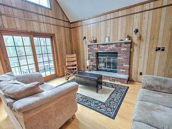 4th image of 37 Forest Ln