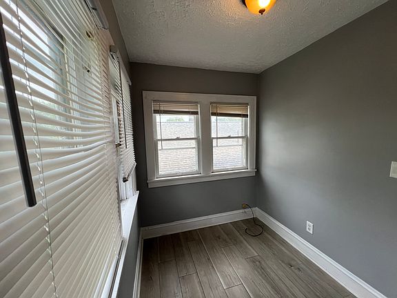 4th image of 3815 W 132nd St #2
