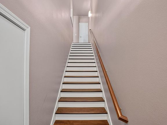 5th image of 2887 Brighton Beach Way