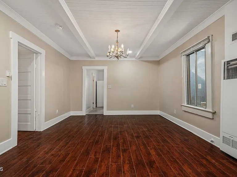 31 S Parkwood Ave — Photo 4