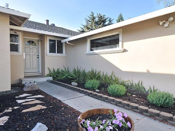 3rd image of 1452 Willowmont Ave