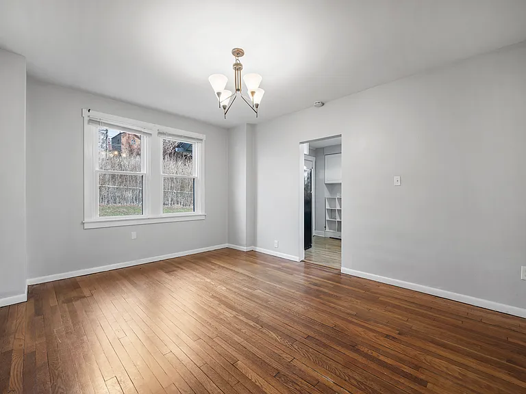 2921 Brentwood Ave — Photo 6