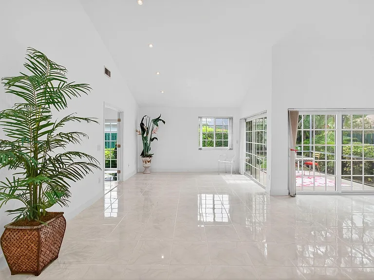 6105 Via Laguna Ln — Photo 17