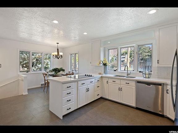 3rd image of 2873 E Fort Union Blvd