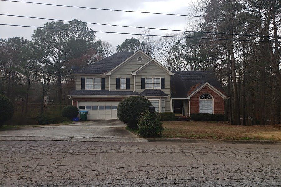 1st image of 3846 Riverbank Dr