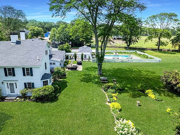 2nd image of 31 Lamberts Cove Rd