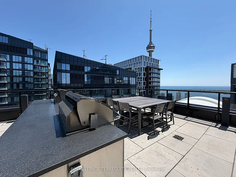 357 King St W #3307 — Photo 17