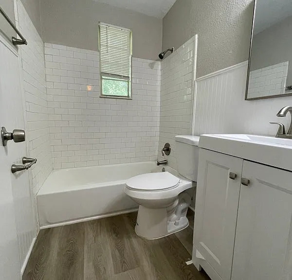 1575 W 19th St #3 — Photo 9