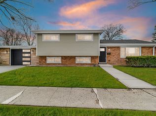 5945 Cleveland St, Morton Grove, IL 60053