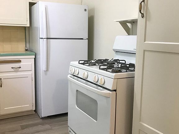 5th image of 4551 Acacia Ave