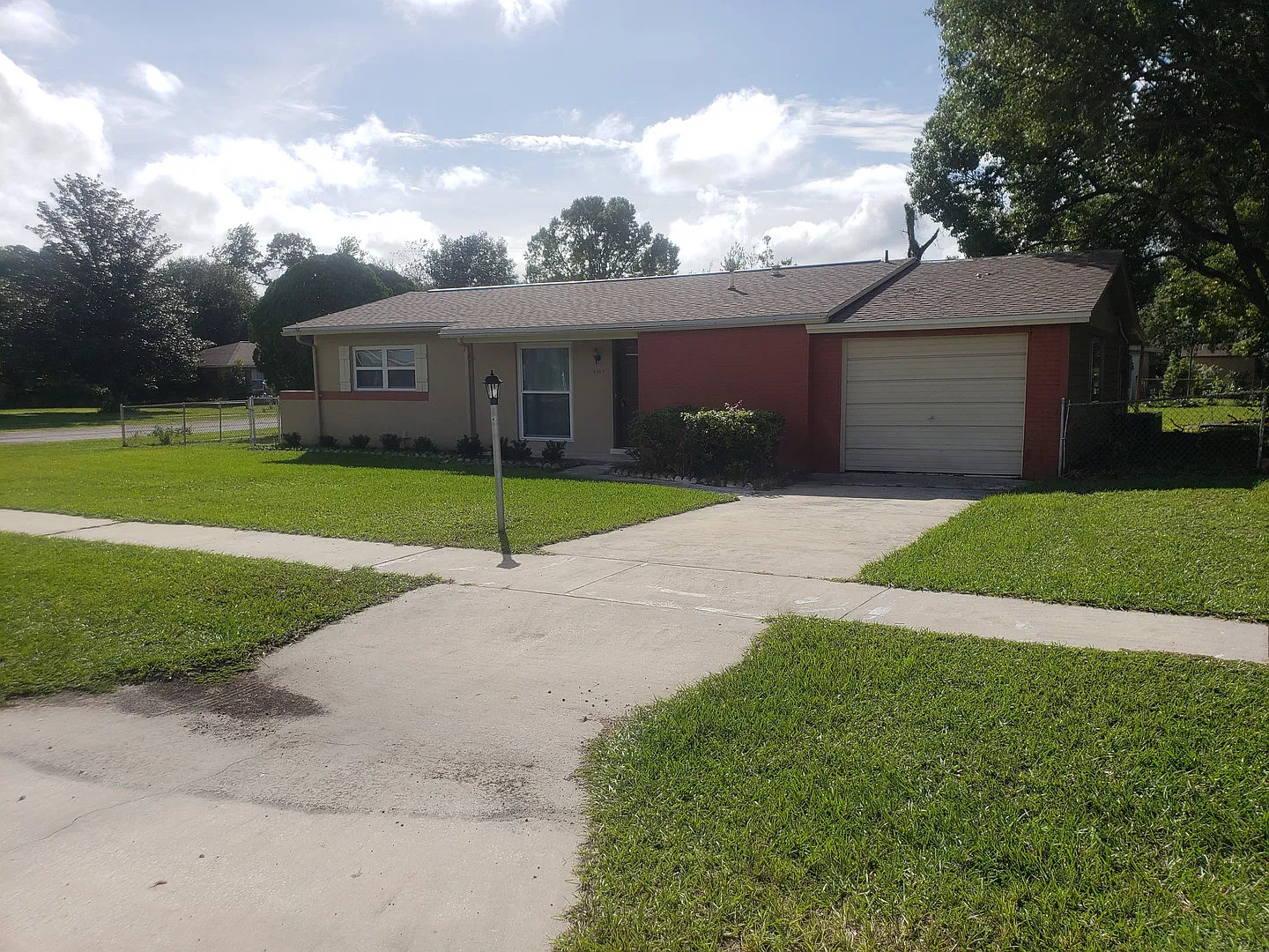 Nice 2/1/1 fenced home on North Citrus Springs Blvd — Photo 1