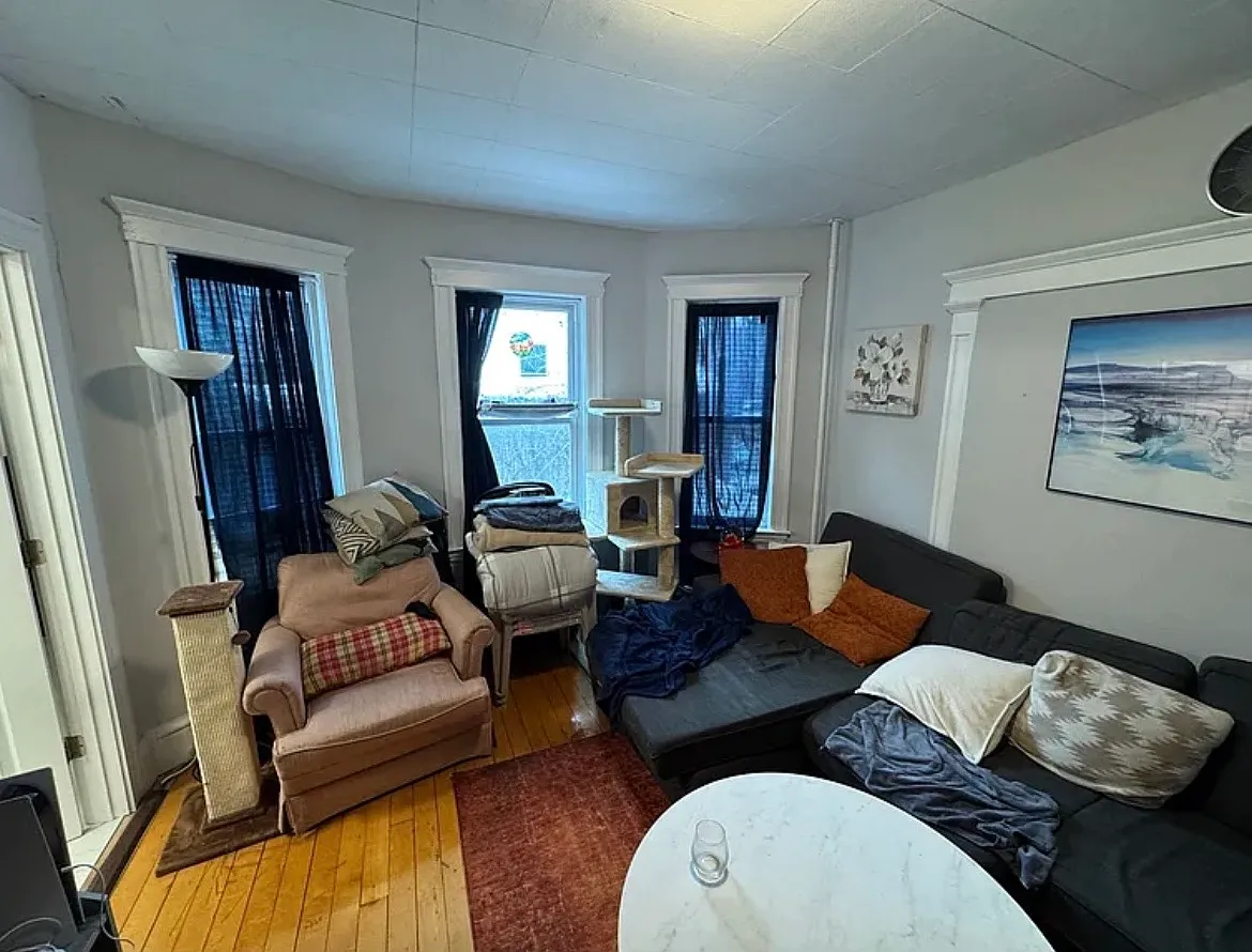 3 bed, $4,195 — Photo 3