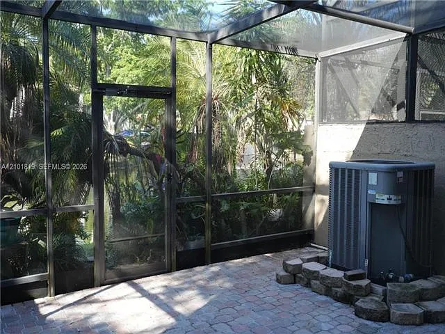 3 bed, 2.5 bath, 2120 sqft, $3,150 — Photo 4