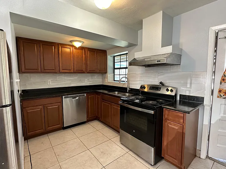 10509 Stone Rd — Photo 1