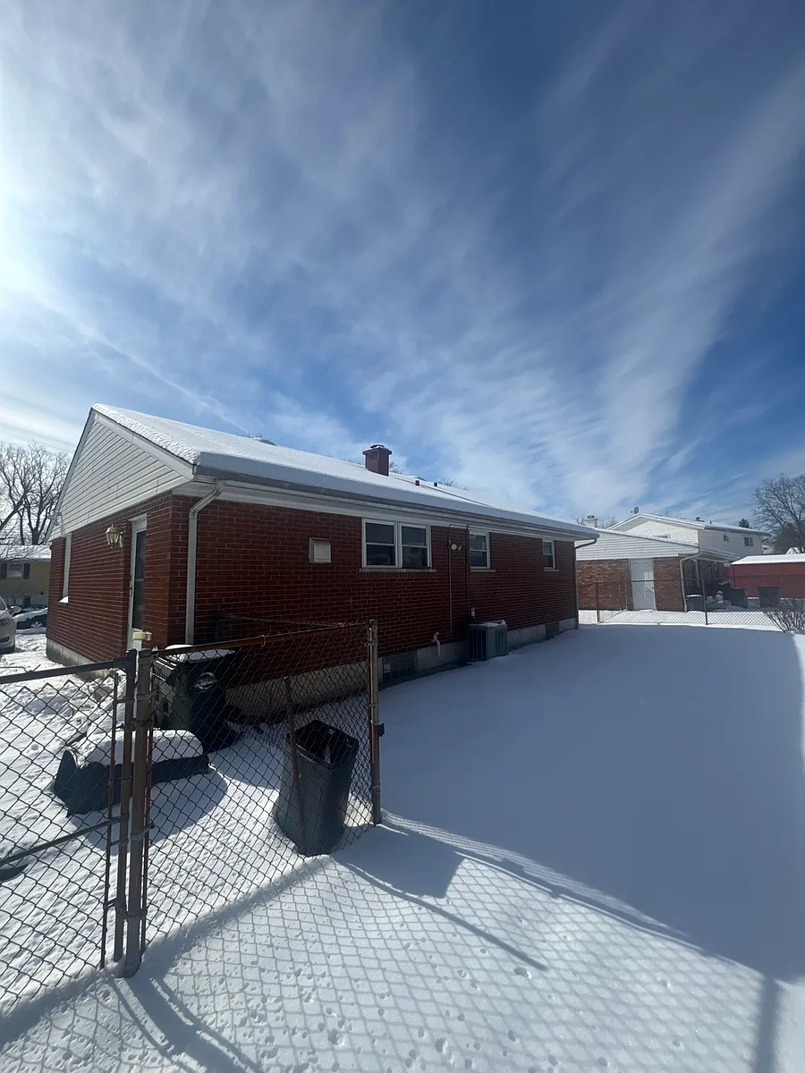Building Photo - 5543 Ehrling Rd