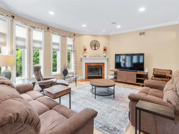 103 Hudson Cv, Edgewater, NJ 07020