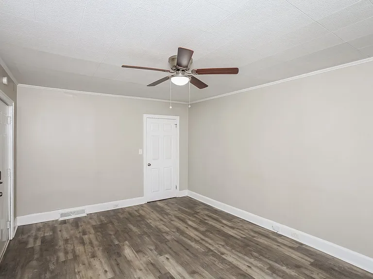 27535_019_living_room_13139842.jpg