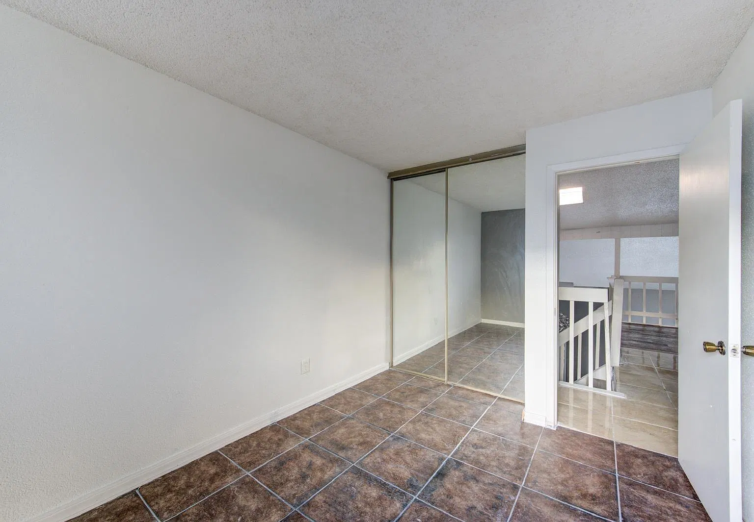 2 bed, 1.5 bath, 1332 sqft, $1,300 — Photo 3