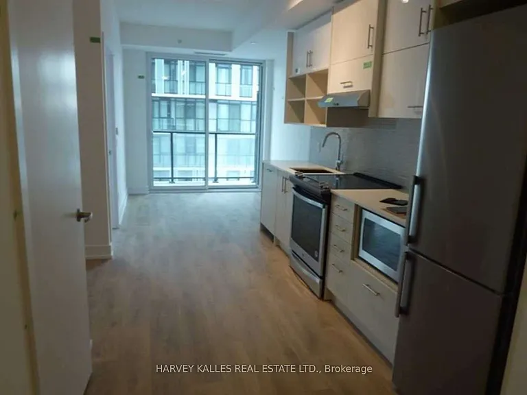 128 Fairview Mall Dr #810 — Photo 2