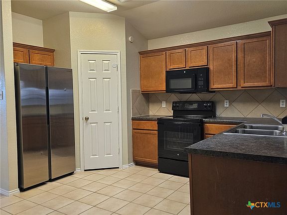 4th image of 5304 Lions Gate Ln