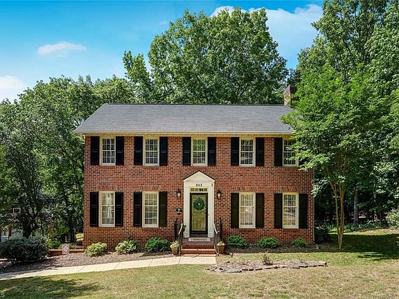 2nd image of 983 Lake Forest Ct