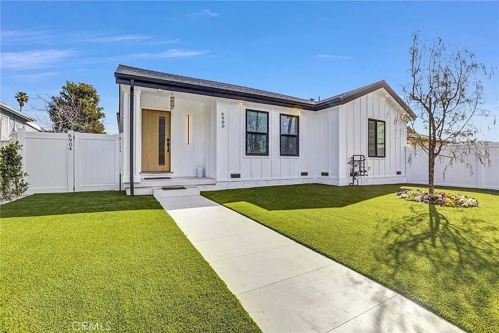 3 bed, 1600 sqft, $4,495 — Photo 1