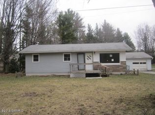 990 W Tyler Rd, Muskegon, MI 49445