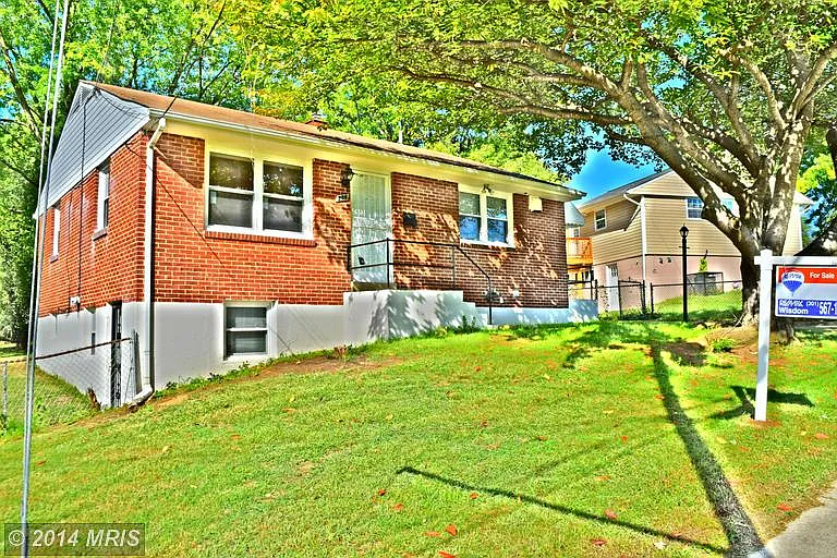 206 E Mill Ave photo 1