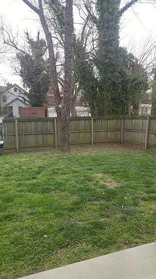 2nd image of 1004 Perry St #2